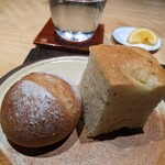 伊勢 福多亭 - 自家製全粒粉パンとローズマリーのフォカッチャ、おかわりももらいました♪