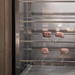 伊勢 福多亭 - お肉寝かせ中、じっくりゆっくり熱を通していきます