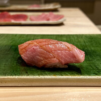 鮨 功 - 鮪　中トロ