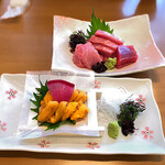 Unimurakami - ◯ 上… マグロ刺身3,080円　下… エゾバフンウニ刺身2,915円　ウニ屋さんですがマグロも美味しい。