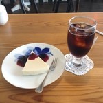 カフェワタナベ - レアチーズケーキとアイスコーヒー