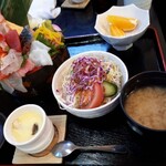 小名浜 - デラックス海鮮丼