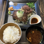Teppambaru akichi - 特選黒毛和牛ステーキランチ(カットステーキ&ハンバーグ)