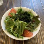 鉄板バル AKICHI - ランチのサラダ