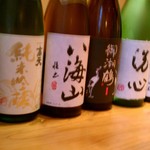 すしなが田 - たくさんの種類のお酒を御用意しています。