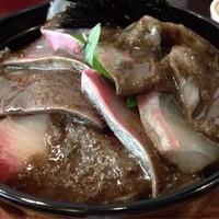 春草 - 鯛とかんぱちの黒胡麻だれ丼