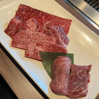 焼肉うしごろ 新宿三丁目店 - 