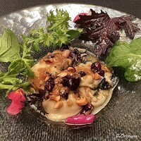 DADA - 牡蠣のバターポッシュと黒落花生のソース