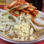 ラーメン二郎 - ラーメン（850円）＋SUPERキムチ（100円）、ニンニクコール