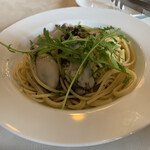 フィレンツェ - 牡蠣とルッコラのペペロンチーノ瀬戸内レモン風味のスパゲッティー