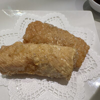 香港料理 盛記 銀座 - 海老の湯葉揚げ　クリスピーで大豆味の衣がいい