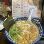 いわみや - 海老ワンタン麺　醤油味　830円