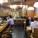 Nihombashi Sushi Tetsu - すし鉄 ＠日本橋 店内  メリケンさんたちも寿司大好き！
