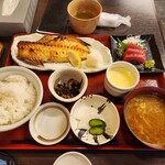 食事処 たむら水産 - 料理写真:本日の焼き魚定食から限定・特大赤魚の一夜干し1.430円