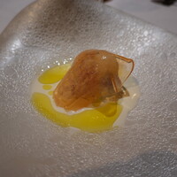 Hirovanna - 苺ミルク、自家製フレッシュチーズ、苺ビネガーのコーティング、オリーブオイル