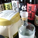 倉敷蔵酒場 七輪焼さくら亭 - 焼酎いろいろです。鹿児島中心にプレミアム集めました。写真のほか森伊蔵、もぐら、いも麹芋、農家の嫁、伊佐美、黒さそり、富乃宝山、元老院、千亀女、伊佐錦、黒伊佐、伊佐舞、白玉の露、紫尾の露、白金の露、中々など450円～