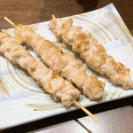三酉屋 - 鶏のハラミ串176円/本