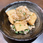 三酉屋 - 揚げたて厚揚げ385円