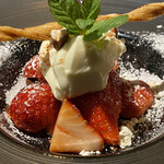 ビストロ ウエノ ニバンチョウ - .苺とマスカルポーネ
