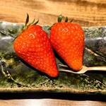 温石 - 果物 静岡の苺が二種（きらび香、かおり野）