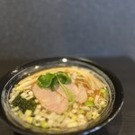 麺処まるは RISE - 1番人気！ハマグリをつかった貝出汁醤油。ほとんどのお客様が完食完飲してくださり、とても嬉しいです！