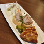 ワインバー バッカス - 前菜３種類の盛合せ（１，５００円）２０２３年３月