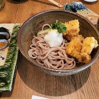 自家製粉石臼挽きうどん 青空blue 本店 - 大山若どり天ぶっかけうどん(自家製粉粗挽きうどん)