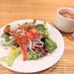 Orancho - ランチのサラダとスープ