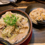 ラーメン工房 ふくや - 野菜とんこつラーメン（ハーフ）＋半チャーハン