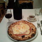 イル ルポーネ - モッツェレラ、モルチニタデッラハム、半熟玉子のコラボ♪