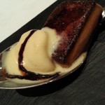 VIA Brianza - フォアグラとシナモンのジェラート　バルサミコソースがけ