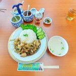 Changthai restaurant - ガパオライス　スープ付　1000円