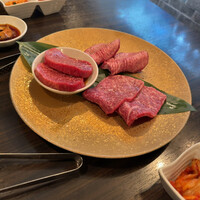 SATOブリアン 本店 - 焼く前の三点盛り