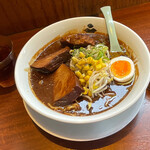 Sampei Ramen - 黒味噌ら〜めん 元祖濃い味、黒豚チャーシュー２枚増