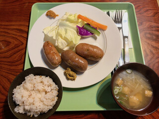 フレスガッセ - ソーセージ盛り合わせ定食