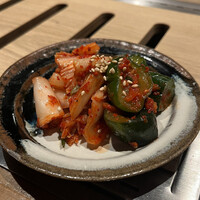 和牛料理 一石三鳥 - キムチ盛り合わせ