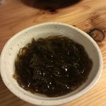 酒徒庵 - お通しのモズクです。爽やかな酸味が食欲を促します。