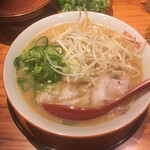 豚旨 うま屋 ラーメン - 