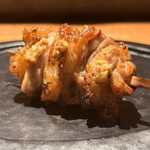 炭焼 おかげさん - 熊野地鶏皮付きセセリ