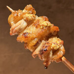 炭焼 おかげさん - 熊野地鶏皮付きセセリ