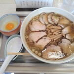 永福町 大勝軒 - チャーシュー麺+生卵+