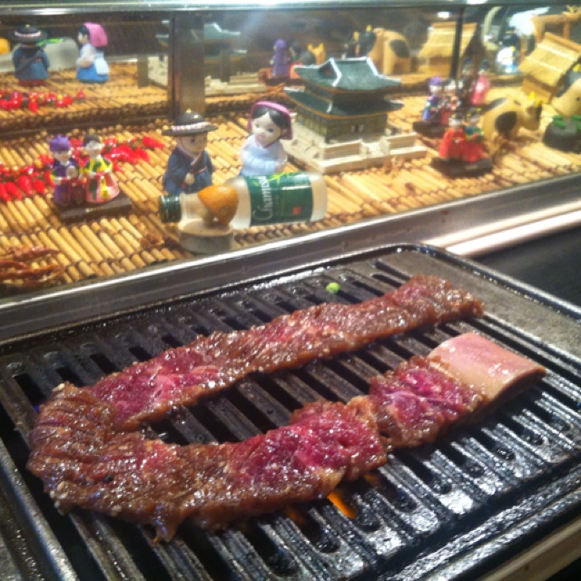 これぞ本場韓国の骨付きカルビ By Tetsuji0811 韓国式焼肉こひゃん 釧路 焼肉 食べログ