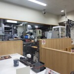 Yoshinoya - 換気設備改善を求めますが、比較的新しい店舗なので厳しいかな…