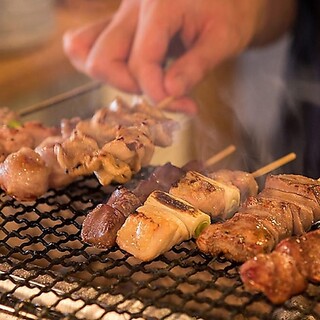 手間隙かけて焼き上げる絶品焼き鳥