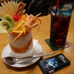 ヴァンヴェール珈琲 - フルーツパフェ(500円)