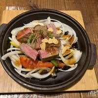 Bar Espanol LA BODEGA 大阪店 - レアのまま出てきたステーキ