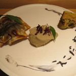 神保町 傳 - 焼物：鮎風干し、肝のパテ、蒸しパン