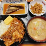 大衆食堂半田屋 - 