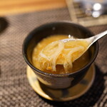 私房菜 すみよし - 上海ガニの味噌入りフカヒレスープ