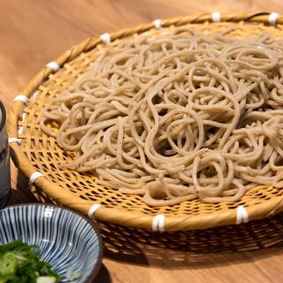 ``Coarsely ground, finely ground, and smooth to the touch'' special soba made at our own restaurant